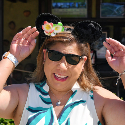 Onyx Aloha EarsOnyx Aloha Ears 🌺