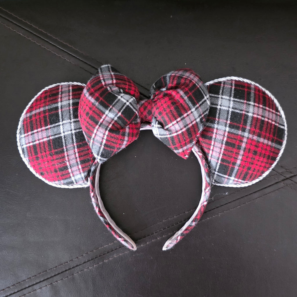 🌲 The Fireside Flannel Ears 🌲